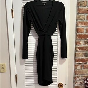 Express Elegant Black V-Neck Long Sleeve Dress